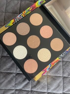 Smashbox Bronzer & Contour Palette in Beige, Peach, Brown & Cream Tones